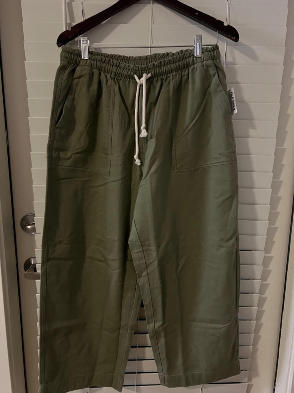 Old Navy Olive Green Cropped Pants Large Casual NWT
